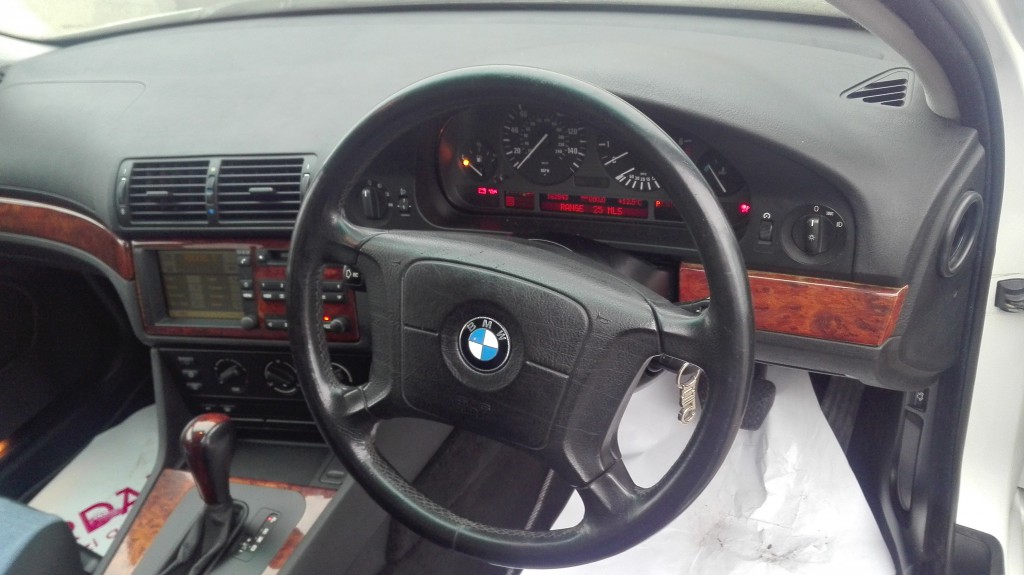 BMW 523 523i 